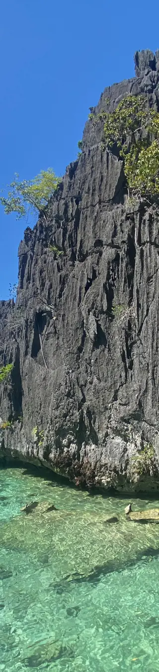 Se balader en kayak autour de ces falaises géantes!